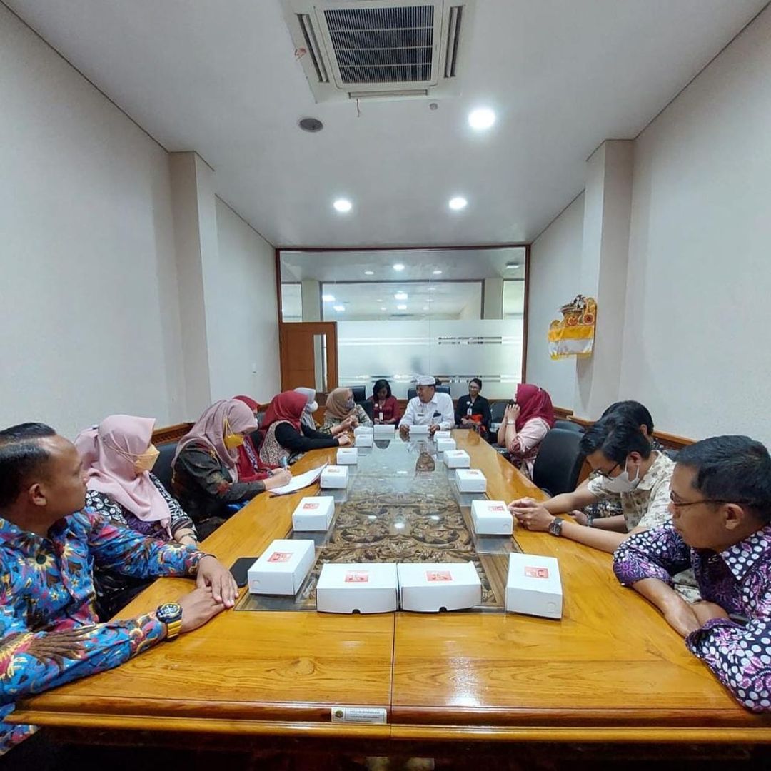 Melaksanakan Kunjungan Studi Tiru Ke Dinas Penanaman Modal dan Pelayanan Terpadu Satu Pintu Kabupaten Gianyar Provinsi Bali 